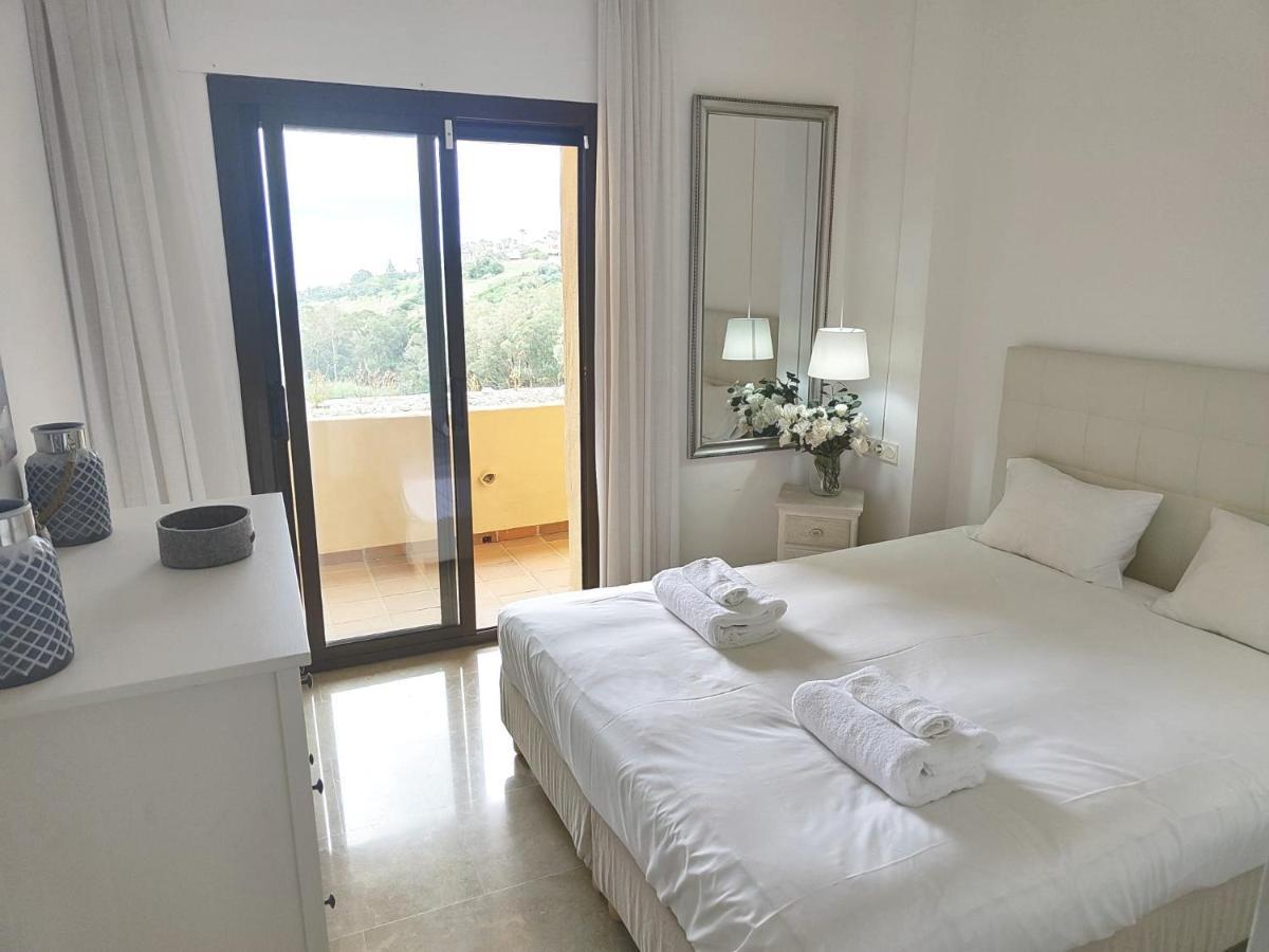 Apartmán 15 First Line Penthouse With Wonderful Seaview Near Duquesa Golf Manilva Andalucia Exteriér fotografie