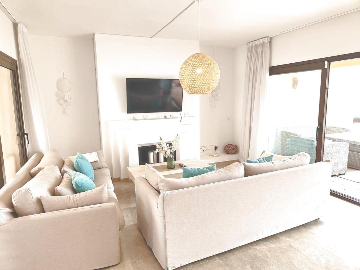Apartmán 15 First Line Penthouse With Wonderful Seaview Near Duquesa Golf Manilva Andalucia Exteriér fotografie