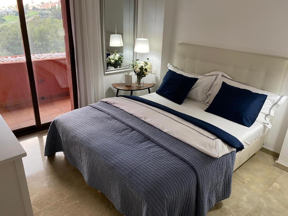 Apartmán 15 First Line Penthouse With Wonderful Seaview Near Duquesa Golf Manilva Andalucia Exteriér fotografie