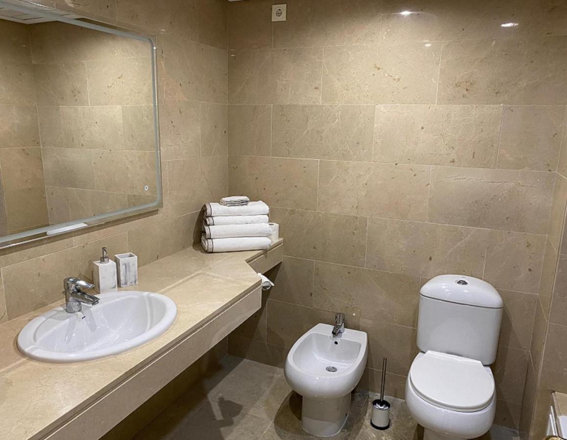 Apartmán 15 First Line Penthouse With Wonderful Seaview Near Duquesa Golf Manilva Andalucia Exteriér fotografie