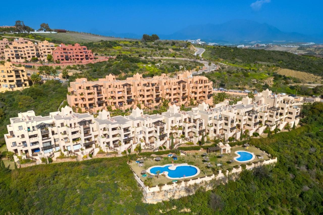 Apartmán 15 First Line Penthouse With Wonderful Seaview Near Duquesa Golf Manilva Andalucia Exteriér fotografie